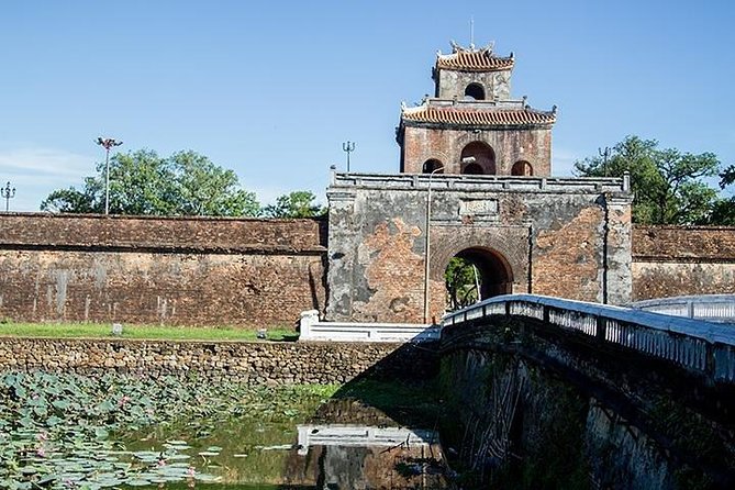 Hoi An: Imperial Hue And Hai Van Pass Full-day Tour - Lunch on the Route: Included, Traditional, and Often a Real Relief