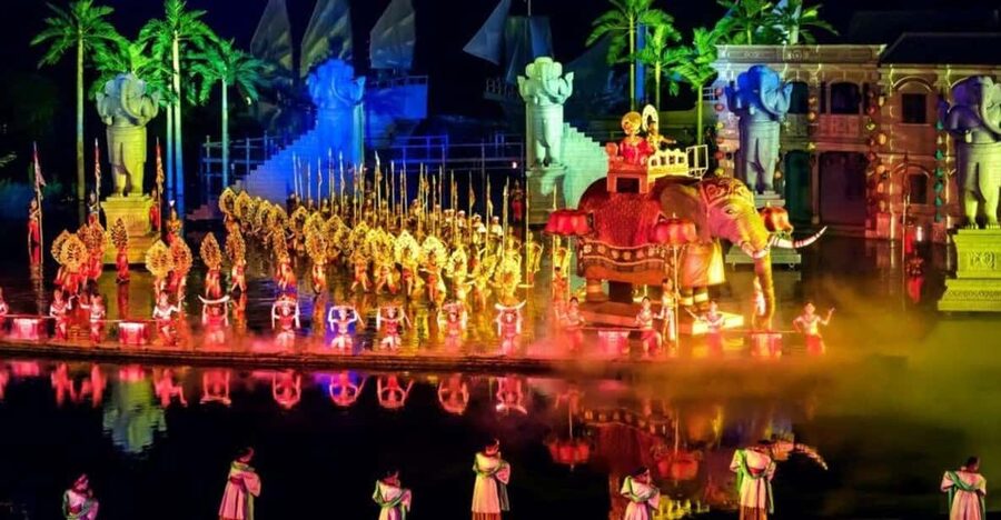 Hoi An Impression Show - Hoi An History - The main event: how the Faifo-era story is staged outdoors
