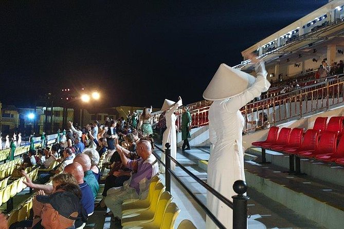 Hoi An Impression show (The real world performance) - Hotel pickup, bottled water, and avoiding the taxi scramble after