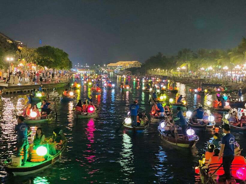 Hoi An: Lantern Boat Ride on the Hoai River - The lantern ritual on the Hoai River, in plain terms