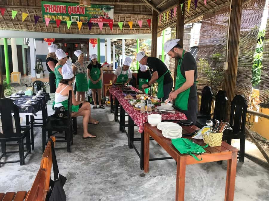 Hoi An : Lantern Making & Cooking Class With Local Family - Meeting up at the right spot, then settling in