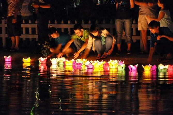 Hoi An Lantern Shop & Boat Photoshoot – Night Experience - Weather, Timing, and Crowd Reality for Hoi An Nights