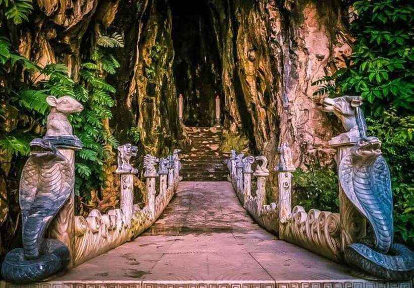 Hoi An: Marble Mountain, Am Phu Cave and Monkey Mountain - Linh Ung Pagoda And The Lady Buddha Above Da Nang