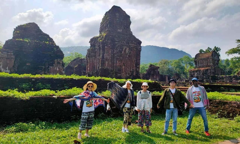 Hoi An: Marble Mountains, Monkey Mountain & My Son Day Tour - Thu Bon River sunset boat ride: breeze, views, and banh mi