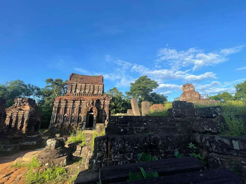 Hoi An: My Son Ruins: Guide-Bus-Boat-Cultural Show-Lunch - Apsara-Shiva dance show: art that explains the temples