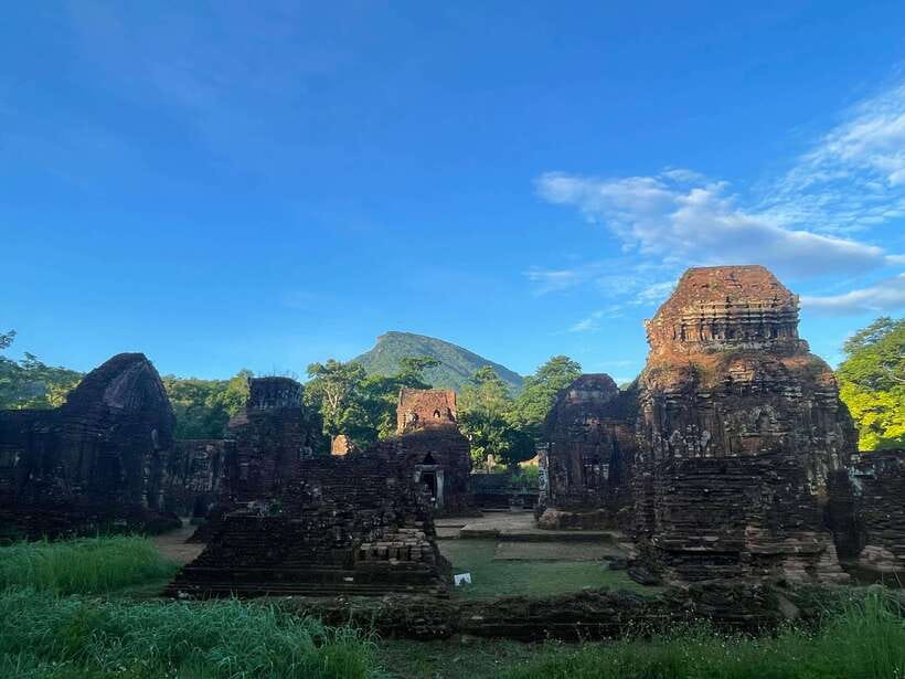 Hoi An: My Son Ruins: Guide-Bus-Boat-Cultural Show-Lunch - Who this tour is best for (and who might want to skip it)