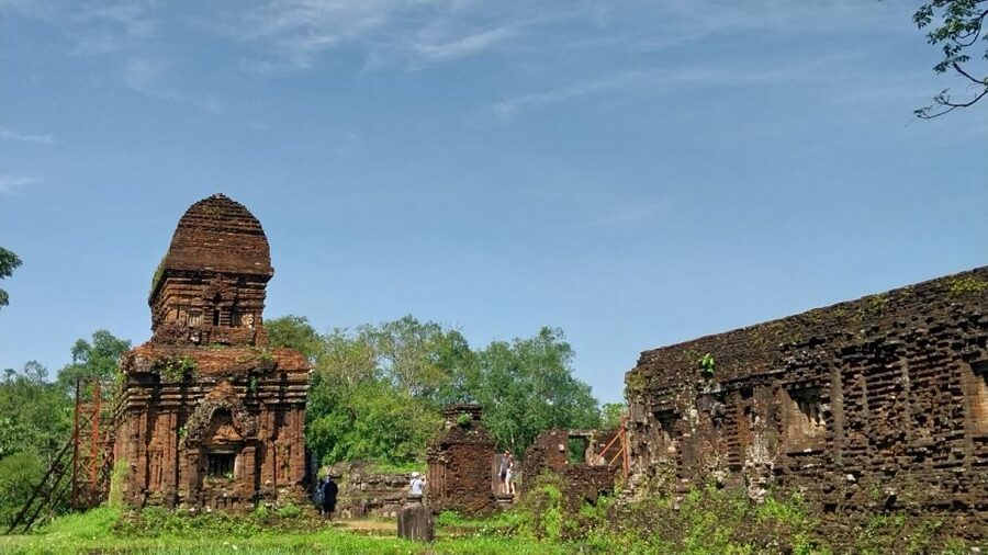 Hoi An: My Son Sanctuary Sunrise & Boat Trip w. Breakfast - The Thu Bon River boat trip to Hoi An: calm time after temples