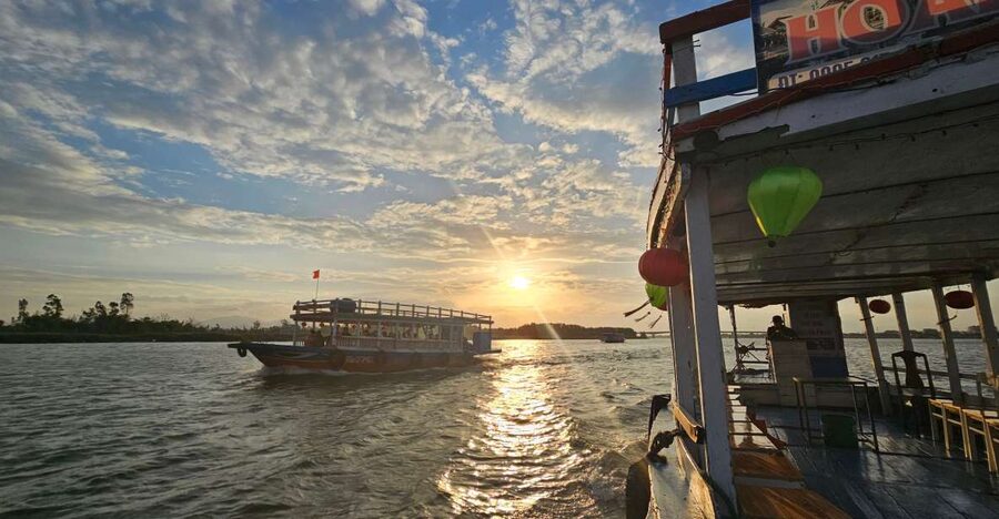 Hoi An: My Son Sanctuary & Sunset River Cruise BBQ or Banhmi - My Son Sanctuary Guided Visit: Hindu Temples, Photo Tips, and a Cham Performance