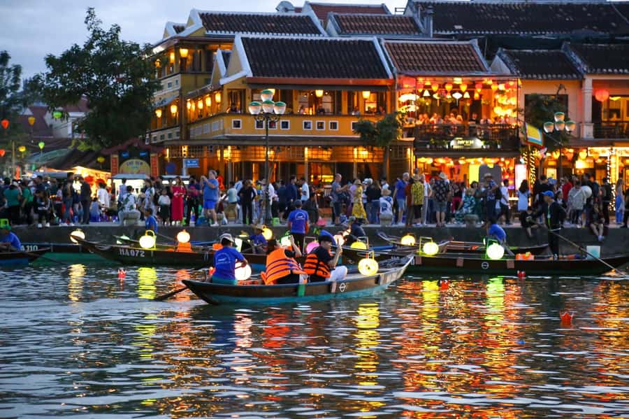 Hoi An : Night Boat Trip and Floating Lantern on Hoai River - Where you start: Hoi An Old Town at Tran Phu