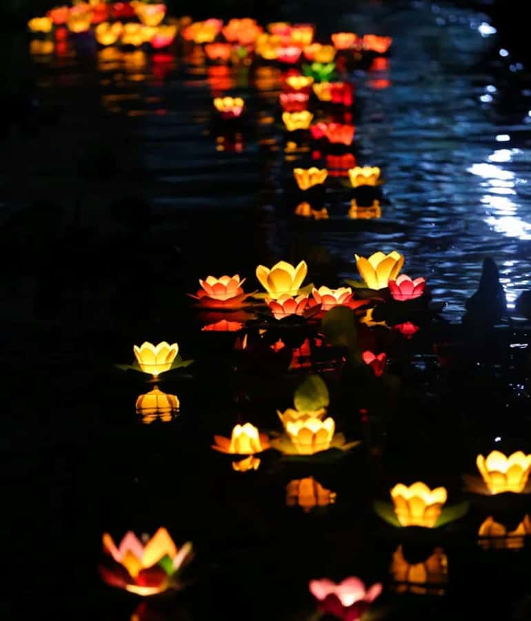 Hoi An : Night Boat Trip and Floating Lantern on Hoai River - What you get for $8 per person, and where value comes from