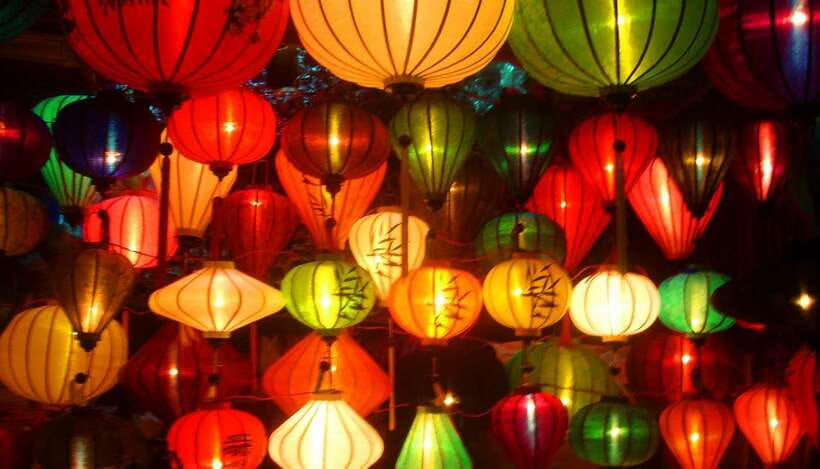 Hoi An Nighttime Heritage Experience - Dinner and Night Market: where to eat and shop with time limits
