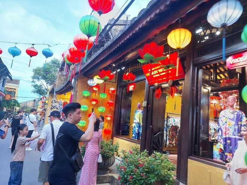 Hoi An Old Town Entrance Ticket +Boat Lantern Release Ticket - Traditional art performance: when it fits best