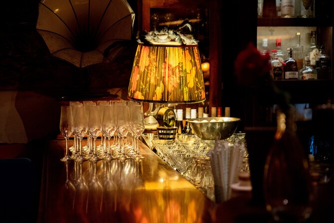 Hoi An Old Town Secret Cocktail Experience with Local Host - Snacks, pairings, and why the bites matter as much as the drinks