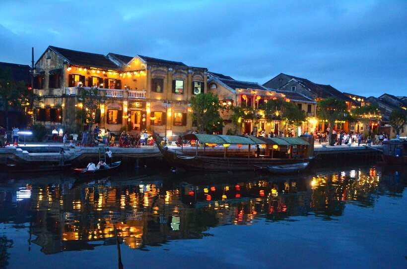 Hoi An: Private Evening Food Tour by Bike - The Banh Mi Queen start: why the first bite is a smart move