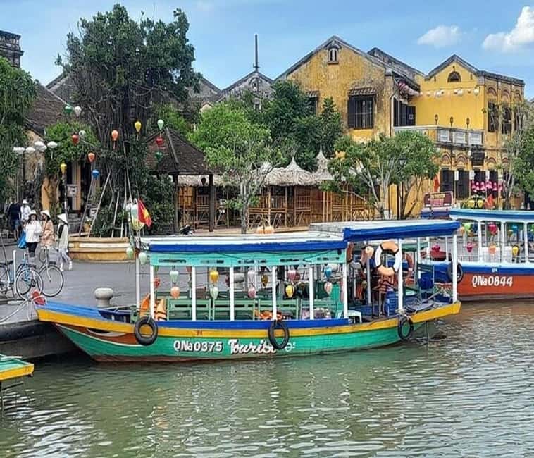 Hoi An Rickshaw Riding/Carpentry Class by Cruise & Foodie - Walking Hoi An’s sights, from Central Market to Japanese Bridge