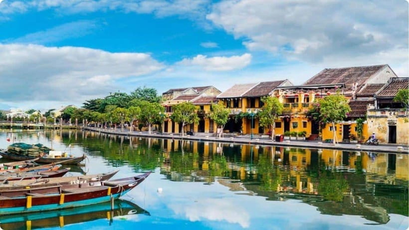 Hoi An: River Lantern Boat Experience with Free 5G eSIM - Price and timing: why $8 per person works