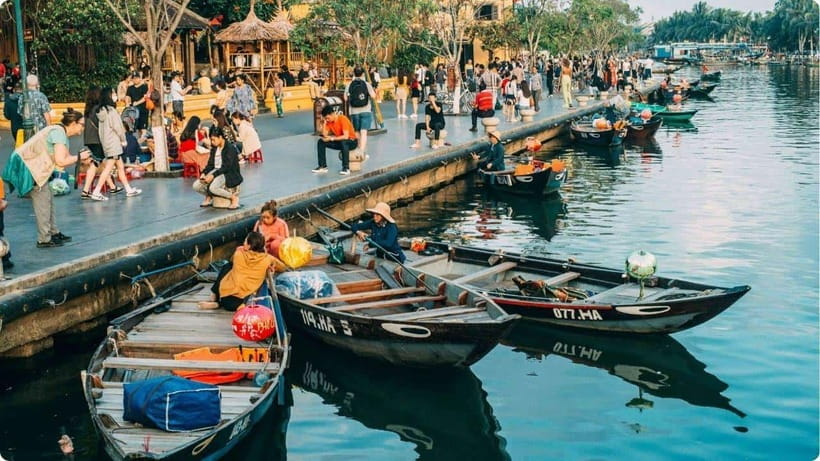 Hoi An: River Lantern Boat Experience with Free 5G eSIM - The 20-minute boat cruise: lantern release, herbal tea, and photo time