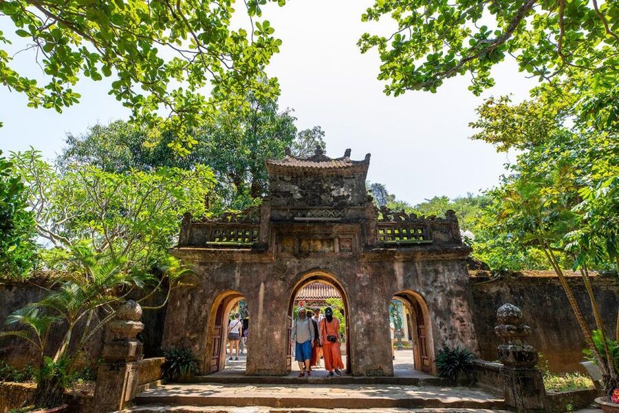 Hoi An: Secrets Of The Marble Mountains & Linh Ung Pagoda - Nhựt Mạnh Marble Carving Stop: Seeing the Work, Not Just the Product