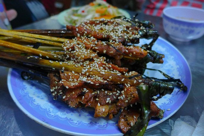 Hoi An Street Food Tour- Eat Like A Local - Stop 2: Ba Le Well BBQ, a set meal with spring rolls and rice pancakes