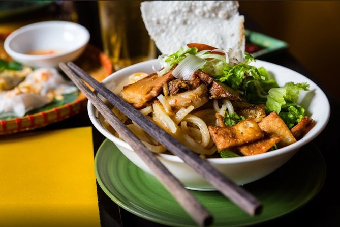 Hoi An Street Food Tour- The Real Taste Of Hoi An - Stop 1: White rose dumplings at White Rose Restaurant