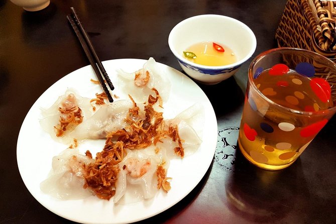 Hoi An Street Food Walking Tour with Tastings - Drink, dinner, and the end-of-walk finish