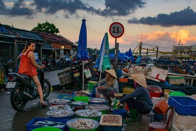 Hoi An Sunrise Fish Market Tour - Crab Fishing With Local Fishermen: Fun, Active, and a Bit of Training