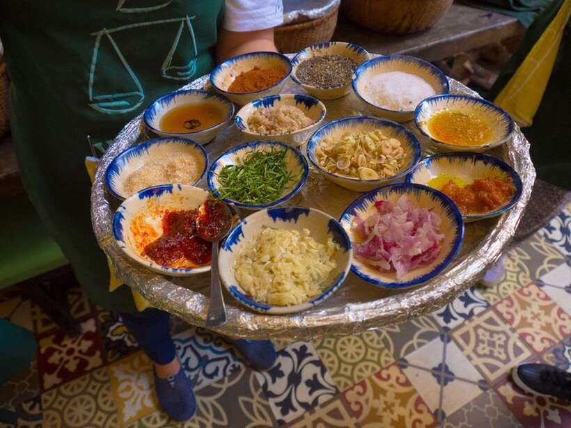 Hoi An: Sunset Food Tasting Tour - Carbon-neutral tour by a B Corp company, without the lecture