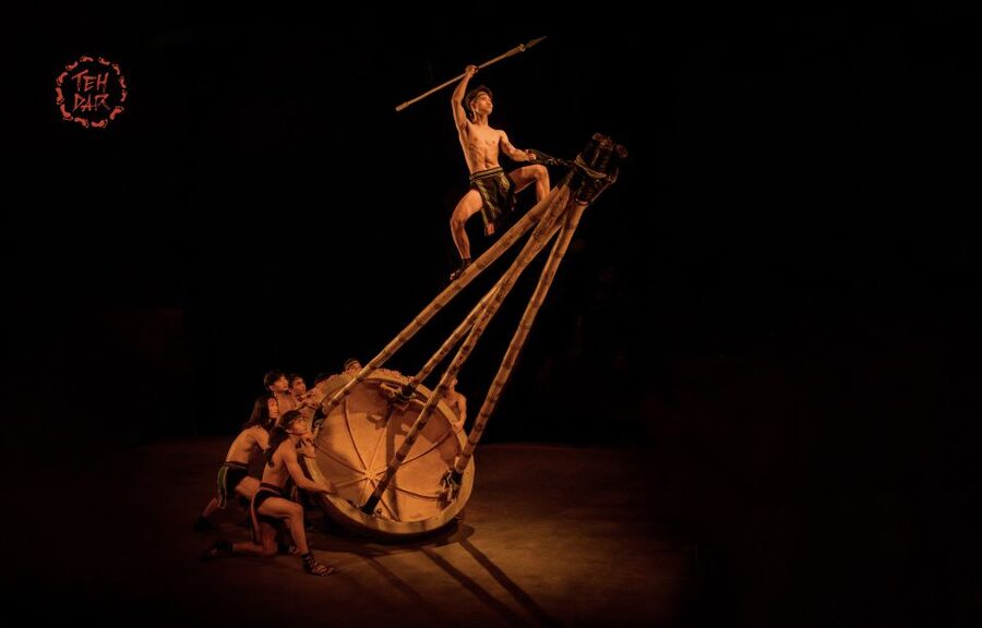 Hoi An: Teh Dar Vietnamese Bamboo Circus at Lune Center - Inside the one-hour Teh Dar show: bamboo, rope, and live rhythm