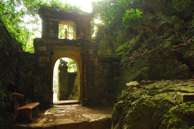 Hoi An To Hue By Private Car via Hai Van Pass, Golden Bridge - The Hue Drop-Off: A Smooth Finish Instead of a Last-Minute Rush