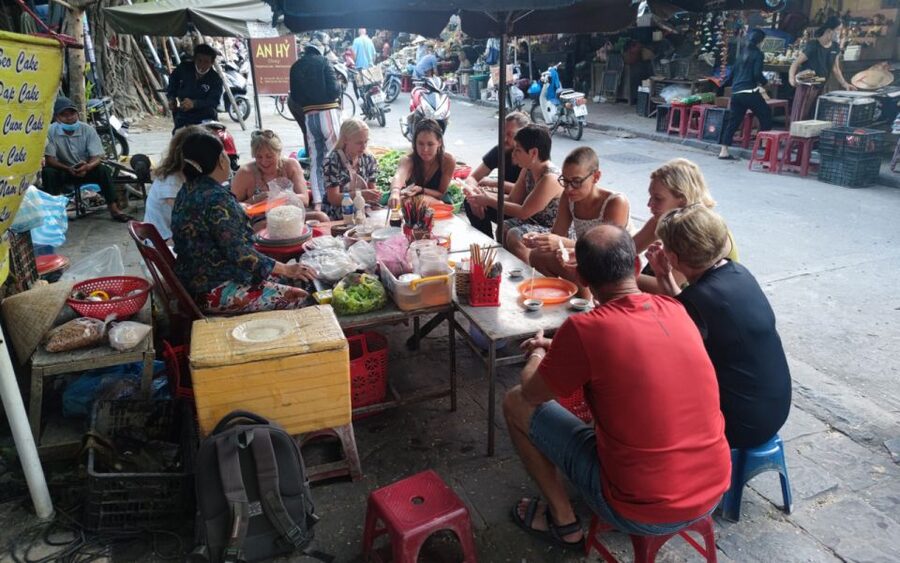 Hoi An Vegan Food Tour - Jam stops and the Banh Xeo moment