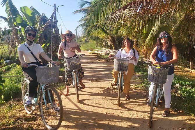 HOI AN Vegetable Village, Basket Boat, Palm Forest PRIVATE TOUR - Cao Lau Noodles, a Local Start Before the Fields