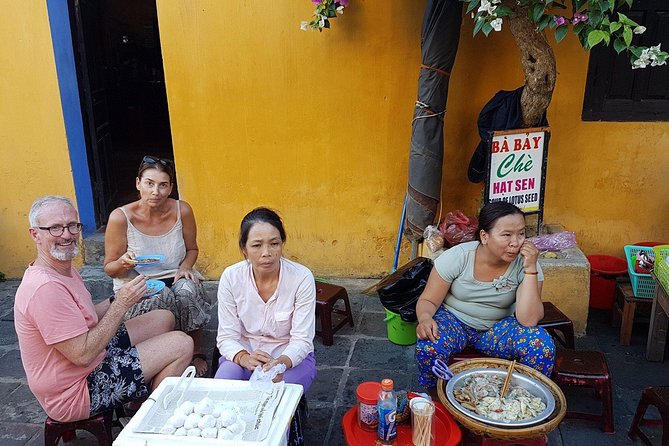 Hoi An Walking Street Food - Private Tour - Guides make or break walking tours like this