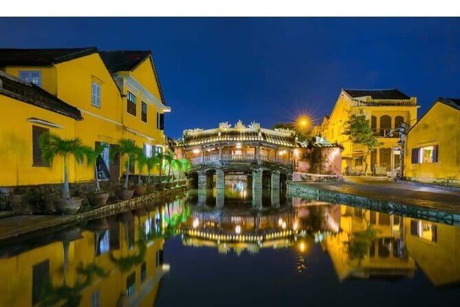 Hoi An Walking Tour, Sampan Boat Trip , Foodie Tour by Night - Hoi An Market and Museum Context That Makes the City Click