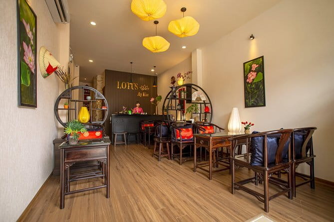 Hot Stone Massage For Full Body Blood Circulation At Da Nang - Who This Hot Stone Massage Suits Best