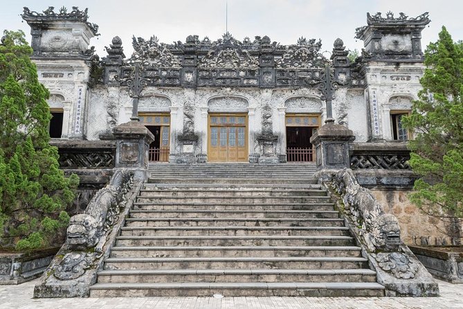 Hue City and The Citadel via Hai Van Pass Daily Small Group Tour - Hue Imperial City (The Citadel): your guided shortcut to understanding Nguyen rule