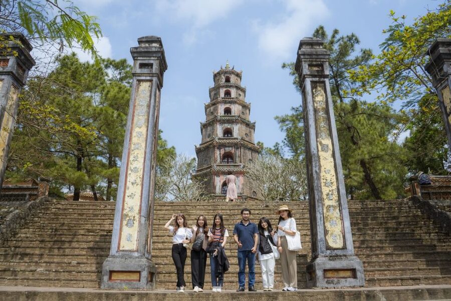 Hue City Tour Full Day - Depart from Da Nang / Hoi An - Hue lunch: refuel without losing the rhythm