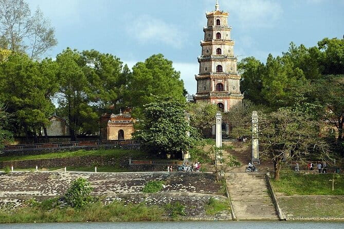 Hue City Tour then transfer to Hoi An or Da Nang by Private Car - Hue Imperial City: what you can realistically see in 2 hours
