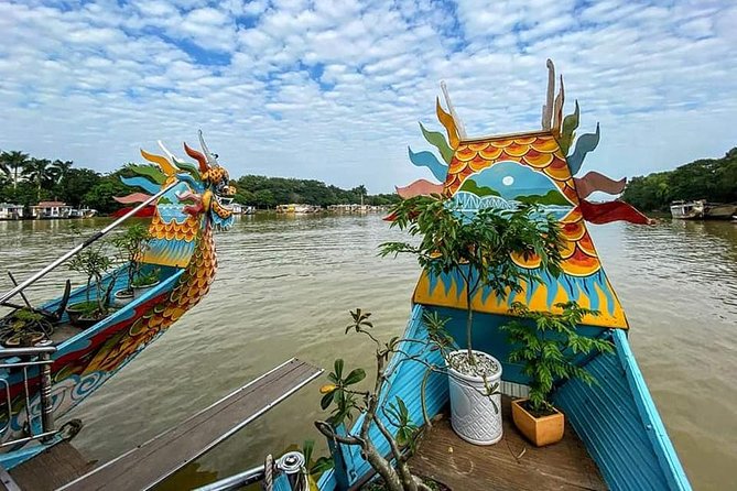 Hue City Tour via Hai Van Pass - Private Guided Tour - Thien Mu Pagoda at 13:30, active monastery with deep context
