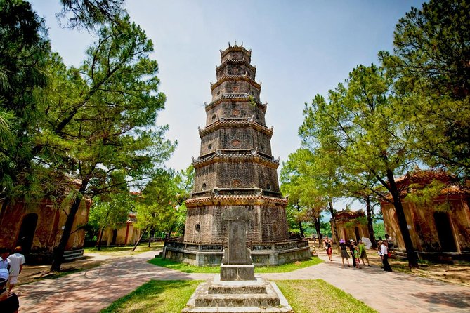HUE IMPERIAL CITY: Full-Day Guided Tour from Da Nang or Hoi An - Lang Co and Lap An Lagoon: quick coast scenes, not deep stops