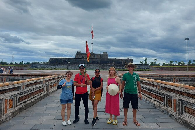Hue Imperial City Private Tour with Local Experts - Lunch on a long day, and why it changes the whole experience