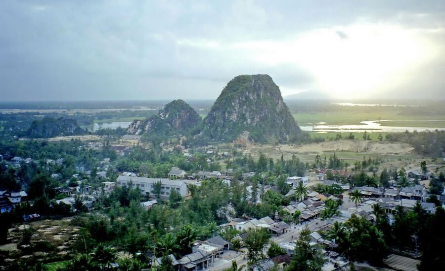 Hue to Hoi An by bus: Hai Van Pass, Lang Co, Marble mountain - What the guide and driver support actually looks like