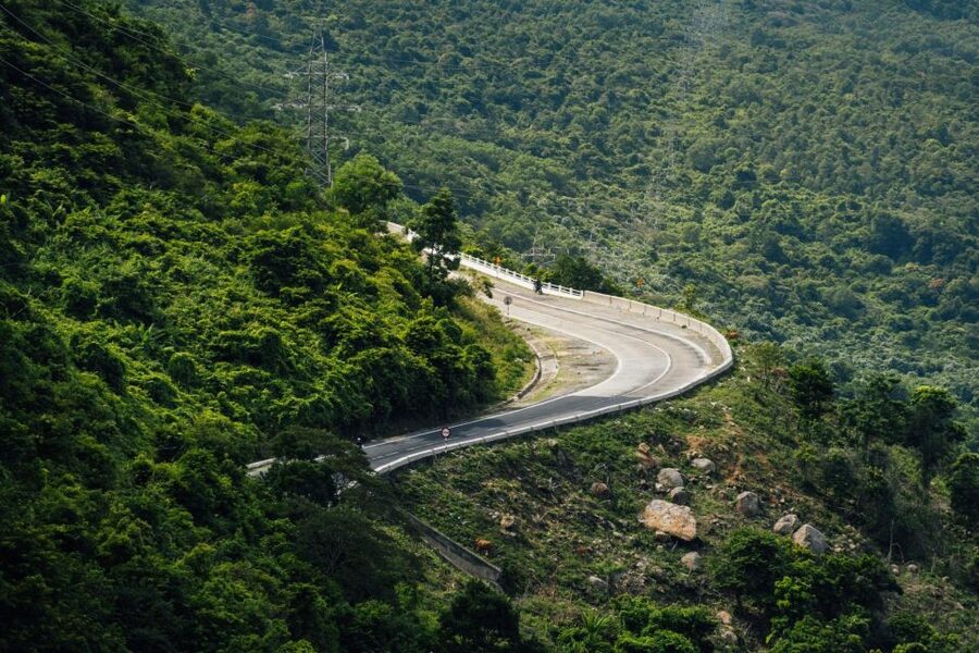 Hue to Hoi An by bus: Hai Van Pass, Lang Co, Marble mountain - Price and value, including the costs you should actually plan for