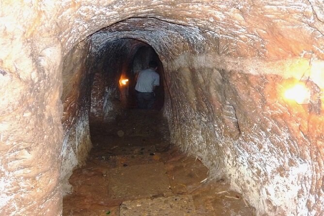 Hue Transfer to/from Dong Hoi & Phong Nha via DMZ Option - Stop 3: Vinh Moc Tunnels and the 1-hour decision