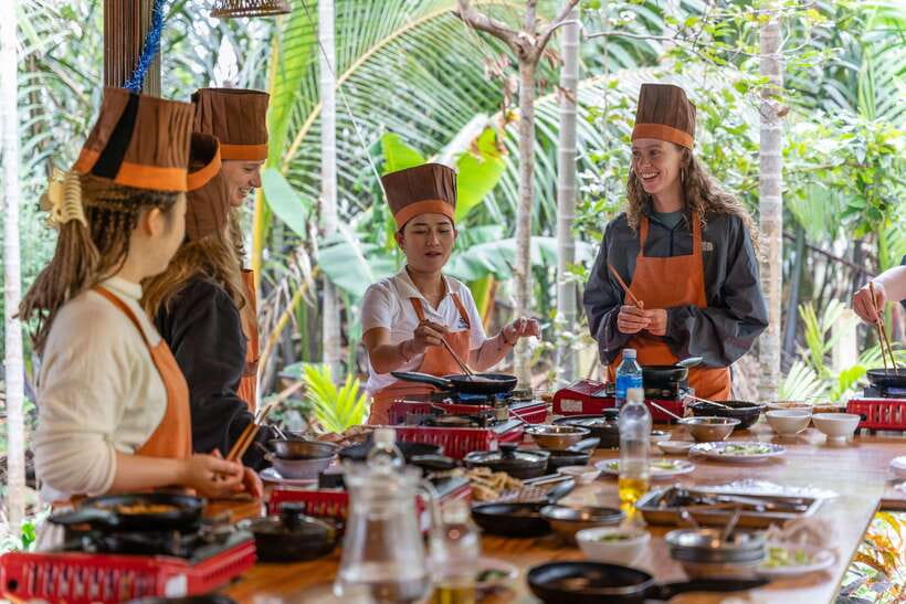 Mad Monkey Hoi An Cooking Class & Bamboo Boats - The Market Stop: Fresh Ingredients and Real Local Rhythm