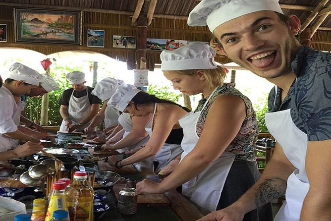 Market Tour , Basket Boat and Cooking Class Hoi An - Getting picked up in Hoi An and heading for rural Bay Mau