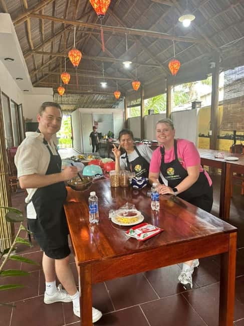 Market Tour, Basket Boat Ride & Cooking Class by Hangcoconut - Market tour in Hoi An: learning ingredients you can actually use again