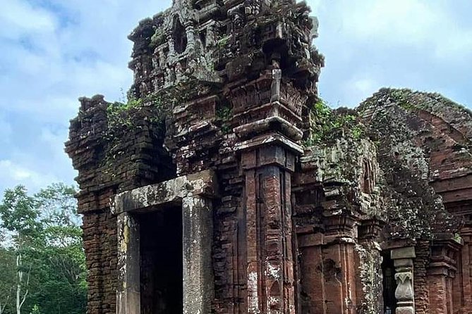 My Son Holyland , Marble Moutain,Hoi An Walking Tour with Night Market,Boat Ride - What the guide experience feels like in real life