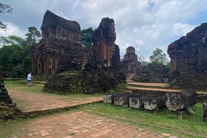 My Son Sanctuary Small-Group Trip From Hoi An - Champa Apsara dance: the included performance you should plan for