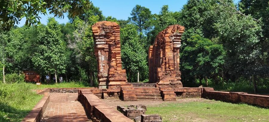 My Son sunset small group tour with boat trip - My Son Sanctuary: where red brick towers do the storytelling