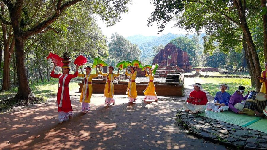 My Son sunset small group tour with boat trip - Thu Bồn River sunset boat trip: short, scenic, and well-timed